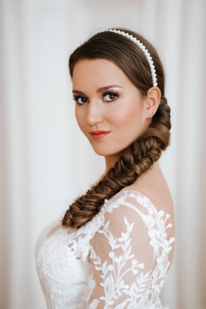 poročna frizura lassana