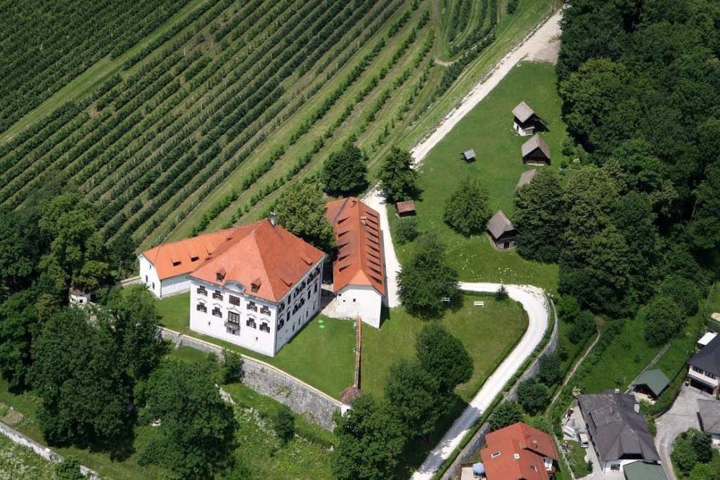 grad zaprice kamnik