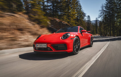 najem luksuznega vozila za poroko Porsche Porsche 911 Carrera 4 GTS