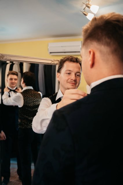 moška poročna obleka