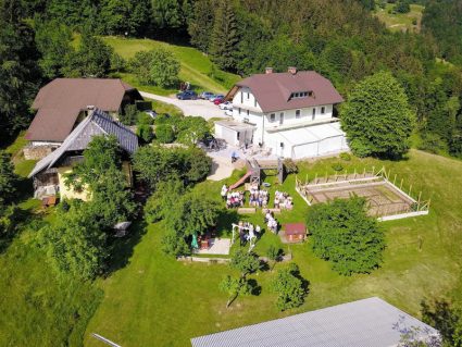 Izletniška kmetija Pr Hariž ·