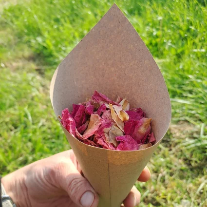 cvetni posip na poroki