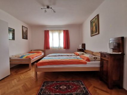 praznovanje ob reki Kolpi