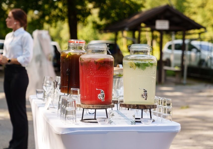 poročna zabava pod šotorom v Ljubljani