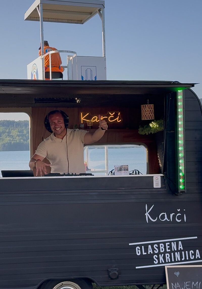 Karči - glasbena DJ skrinjica