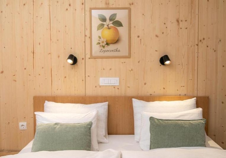 poroka na Kozjanskem dvoru