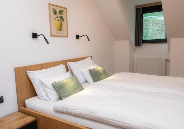 poroka na Kozjanskem dvoru