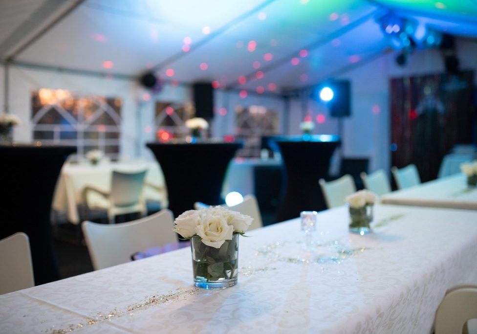 poročna zabava pod šotorom v Ljubljani