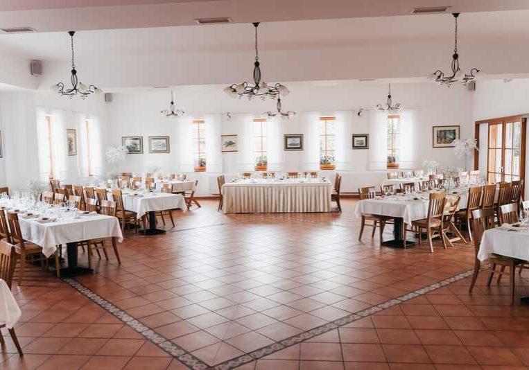 poroka na vinskem dvoru