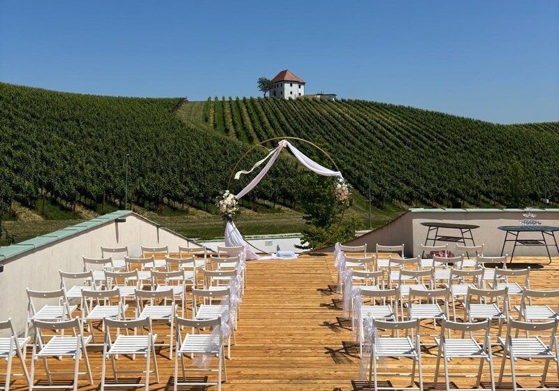 poroka na Zlatem Griču